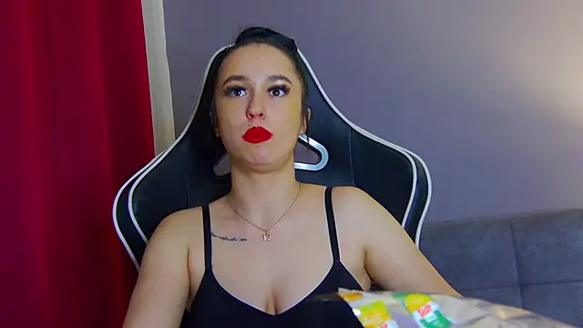 Eva Lovvia  online show from 02-15-25, 01:42