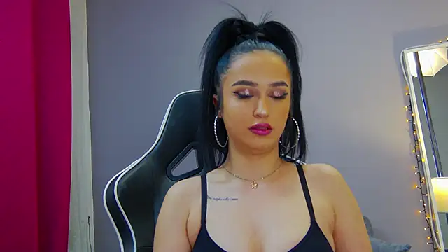 Eva Lovvia  online show from 02-20-25, 07:41