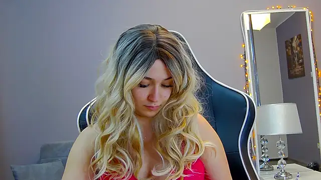 Eva Lovvia  online show from 03-03-25, 07:39