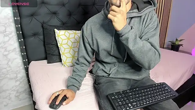 stefany pablo1 online show from 03-19-25, 01:29