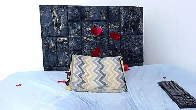 loretahorny online show from 02-15-25, 08:11