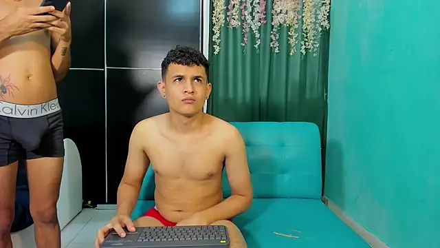 Snapshot of CoupleTwink12 chatting on 02-26-25, 07:27 CoupleTwink12 online show from 02-26-25, 07:27