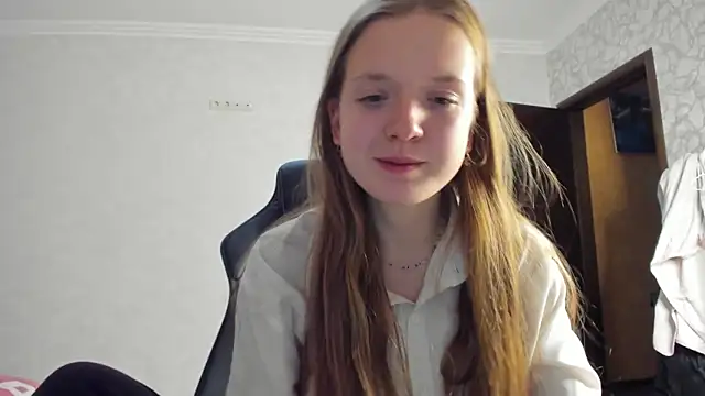 Snapshot of SaraCain chatting on 01-16-25, 09:19 SaraCain online show from 01-16-25, 09:19