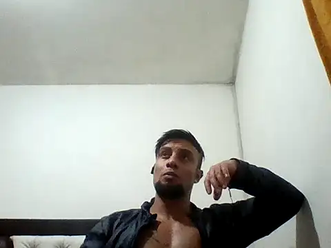 Snapshot of davidcr89 chatting on 09-10-25, 06:35 davidcr89 online show from 09-10-25, 06:35