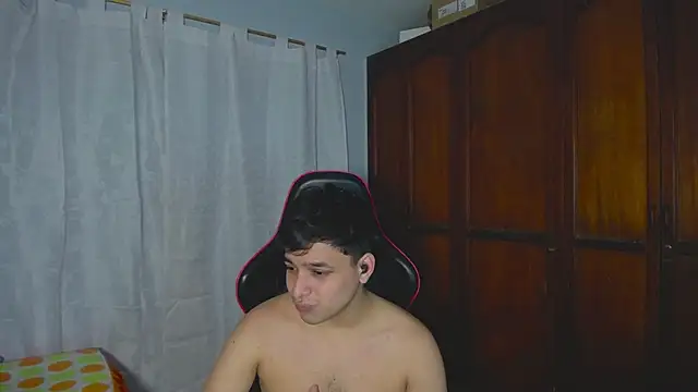 Snapshot of xxxcocorood chatting on 11-10-25, 10:09 xxxcocorood online show from 11-10-25, 10:09