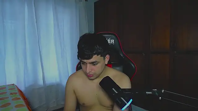 Snapshot of xxxcocorood chatting on 11-11-25, 07:36 xxxcocorood online show from 11-11-25, 07:36