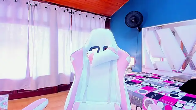 Alondra Cutie online show from 03-11-25, 06:30