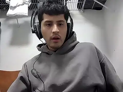 Snapshot of PerroDemonioHot chatting on 01-19-26, 03:43 PerroDemonioHot online show from 01-19-26, 03:43