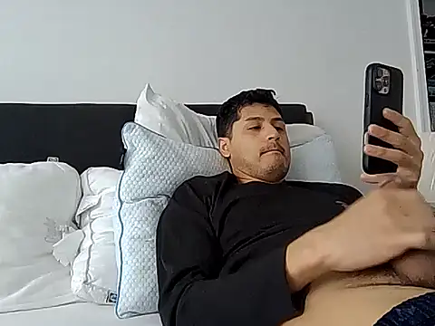 Snapshot of PerroDemonioHot chatting on 02-17-26, 04:57 PerroDemonioHot online show from 02-17-26, 04:57