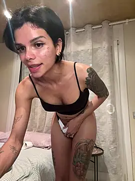 Snapshot of Rosariolovex chatting on 02-02-25, 12:30 Rosariolovex online show from 02-02-25, 12:30