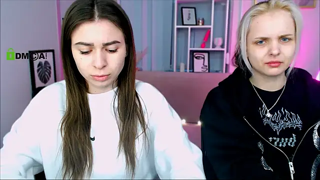 Snapshot of flora_ri chatting on 02-11-25, 10:15 flora ri online show from 02-11-25, 10:15