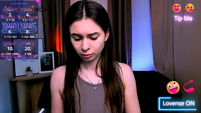 Snapshot of flora_ri chatting on 02-13-25, 10:23 flora ri online show from 02-13-25, 10:23