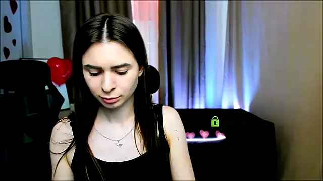 Snapshot of flora_ri chatting on 02-18-25, 01:44 flora ri online show from 02-18-25, 01:44