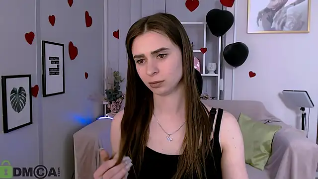 Snapshot of flora_ri chatting on 02-26-25, 06:11 flora ri online show from 02-26-25, 06:11