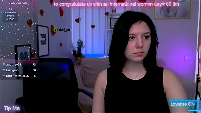 Snapshot of flora_ri chatting on 03-10-25, 01:32 flora ri online show from 03-10-25, 01:32