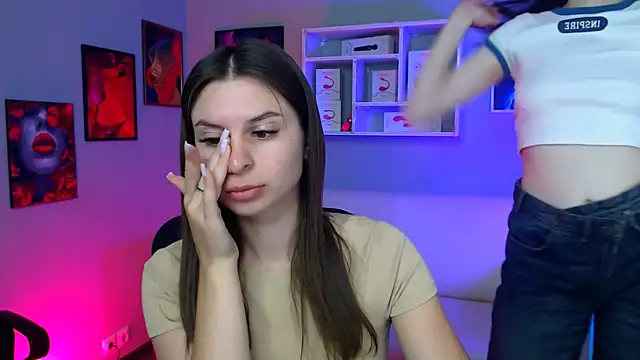 Snapshot of flora_ri chatting on 09-28-25, 09:14 flora ri online show from 09-28-25, 09:14