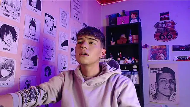 Snapshot of Mickey_Magic chatting on 01-31-25, 06:46 Mickey Magic online show from 01-31-25, 06:46