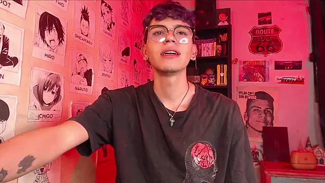 Snapshot of Mickey_Magic chatting on 02-08-25, 12:38 Mickey Magic online show from 02-08-25, 12:38