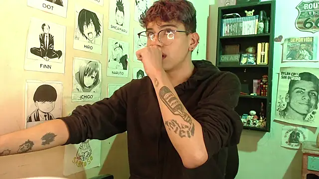 Snapshot of Mickey_Magic chatting on 02-16-25, 10:10 Mickey Magic online show from 02-16-25, 10:10