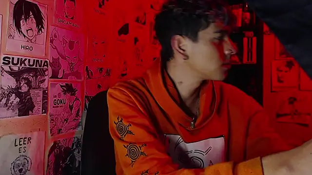 Snapshot of Mickey_Magic chatting on 03-06-25, 10:52 Mickey Magic online show from 03-06-25, 10:52