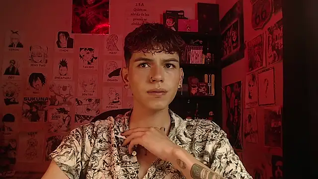 Snapshot of Mickey_Magic chatting on 03-13-25, 03:54 Mickey Magic online show from 03-13-25, 03:54