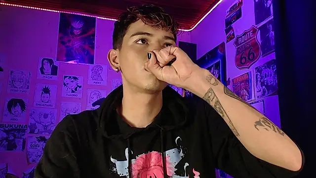 Snapshot of Mickey_Magic chatting on 03-23-25, 06:05 Mickey Magic online show from 03-23-25, 06:05