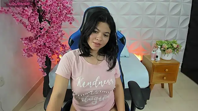 adarna13  online show from 03-21-25, 10:39