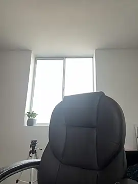 Michell sr online show from 10-18-25, 08:20