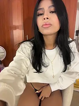 Snapshot of Michell_sr chatting on 03-01-26, 09:44 Michell sr online show from 03-01-26, 09:44