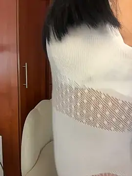 Snapshot of Michell_sr chatting on 03-02-26, 06:03 Michell sr online show from 03-02-26, 06:03