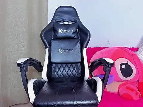 Snapshot of Laurita__Os chatting on 01-30-25, 11:45 Laurita  Os online show from 01-30-25, 11:45