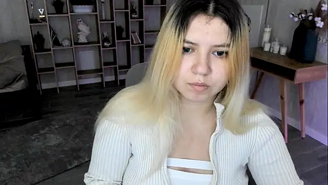 DiaAngell online show from 11-06-25, 07:26