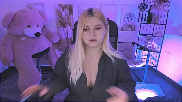 DiaAngell online show from 12-13-25, 07:53