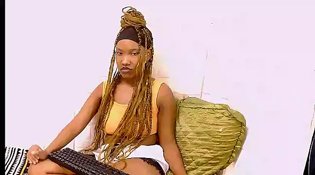 EroticSexyPrada online show from 03-05-25, 08:00