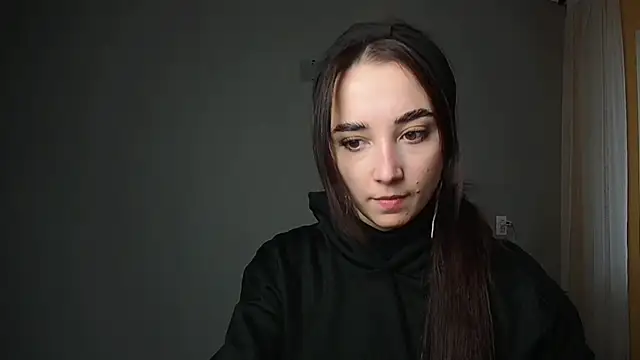 Snapshot of Eva_Gloryy chatting on 02-15-25, 01:49 Eva Gloryy online show from 02-15-25, 01:49