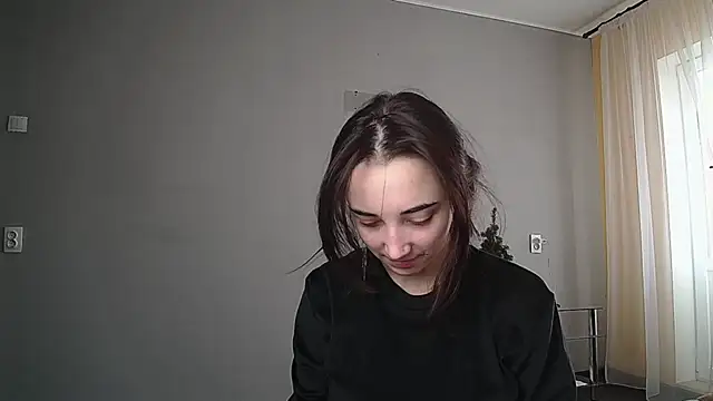 Snapshot of Eva_Gloryy chatting on 02-18-25, 01:11 Eva Gloryy online show from 02-18-25, 01:11