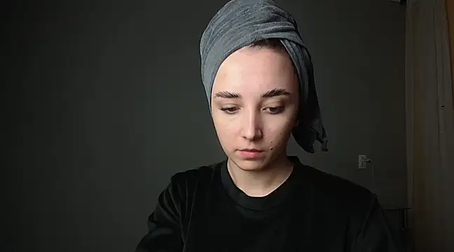 Snapshot of Eva_Gloryy chatting on 02-22-25, 06:30 Eva Gloryy online show from 02-22-25, 06:30