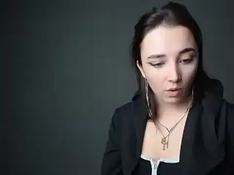 Snapshot of Eva_Gloryy chatting on 03-04-25, 04:09 Eva Gloryy online show from 03-04-25, 04:09