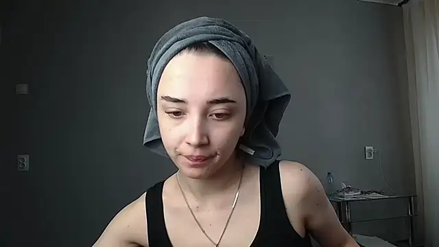 Snapshot of Eva_Gloryy chatting on 03-14-25, 11:23 Eva Gloryy online show from 03-14-25, 11:23