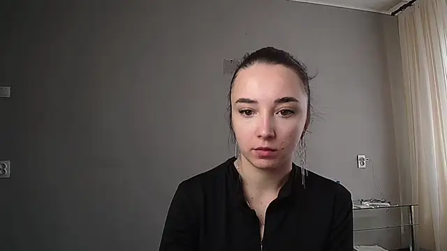 Snapshot of Eva_Gloryy chatting on 03-18-25, 12:25 Eva Gloryy online show from 03-18-25, 12:25