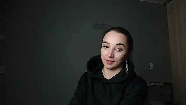 Snapshot of Eva_Gloryy chatting on 03-18-25, 08:37 Eva Gloryy online show from 03-18-25, 08:37