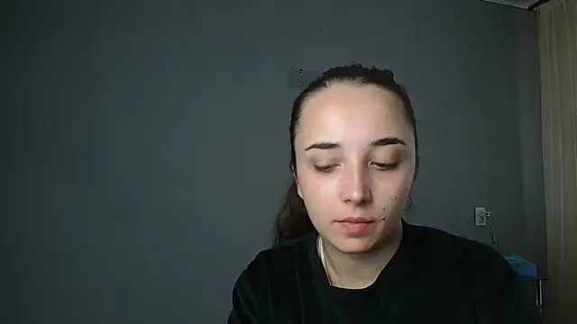 Snapshot of Eva_Gloryy chatting on 09-19-25, 10:05 Eva Gloryy online show from 09-19-25, 10:05