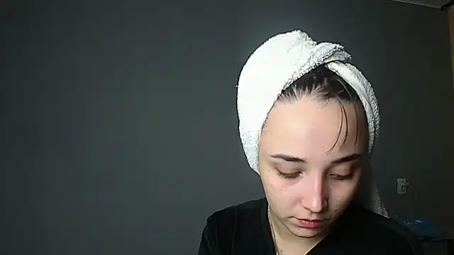 Snapshot of Eva_Gloryy chatting on 10-04-25, 10:08 Eva Gloryy online show from 10-04-25, 10:08