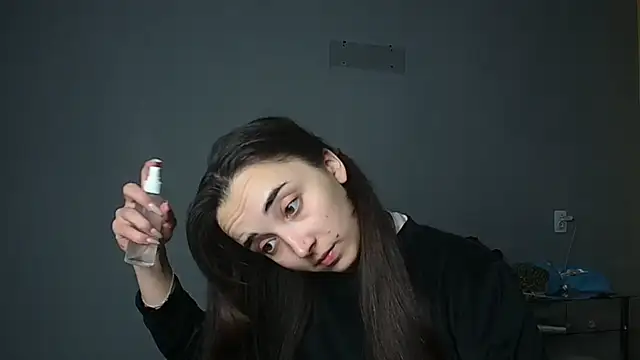 Snapshot of Eva_Gloryy chatting on 10-16-25, 05:36 Eva Gloryy online show from 10-16-25, 05:36