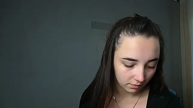 Snapshot of Eva_Gloryy chatting on 10-30-25, 08:27 Eva Gloryy online show from 10-30-25, 08:27