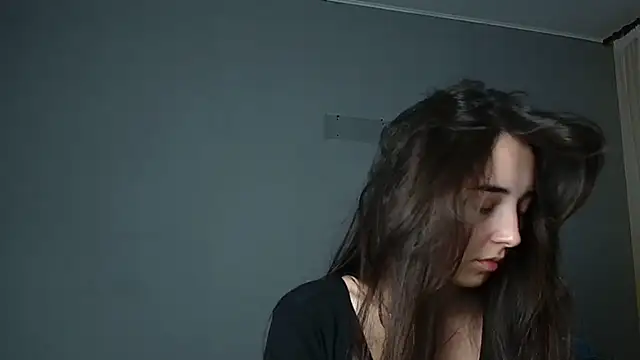 Snapshot of Eva_Gloryy chatting on 11-17-25, 02:01 Eva Gloryy online show from 11-17-25, 02:01