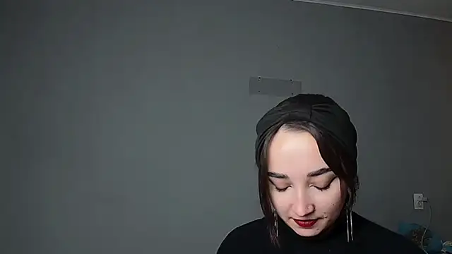 Snapshot of Eva_Gloryy chatting on 12-14-25, 01:38 Eva Gloryy online show from 12-14-25, 01:38