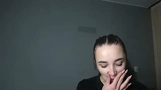 Snapshot of Eva_Gloryy chatting on 01-10-26, 12:12 Eva Gloryy online show from 01-10-26, 12:12