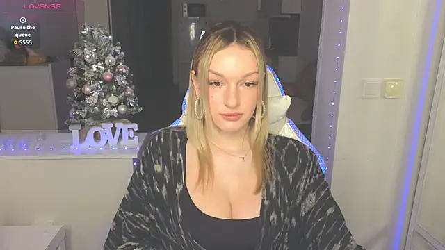 MargaretSweet1 online show from 12-17-25, 12:27