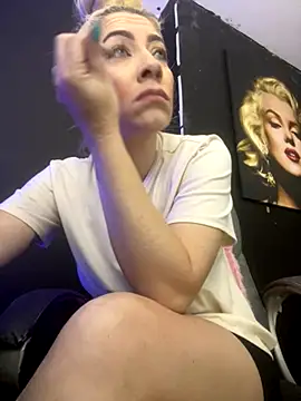 viktoria davis  online show from 10-31-25, 09:49